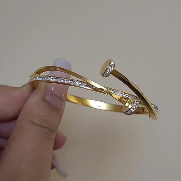 Gold Rhinestone Bracelet - Picture 6 of 8